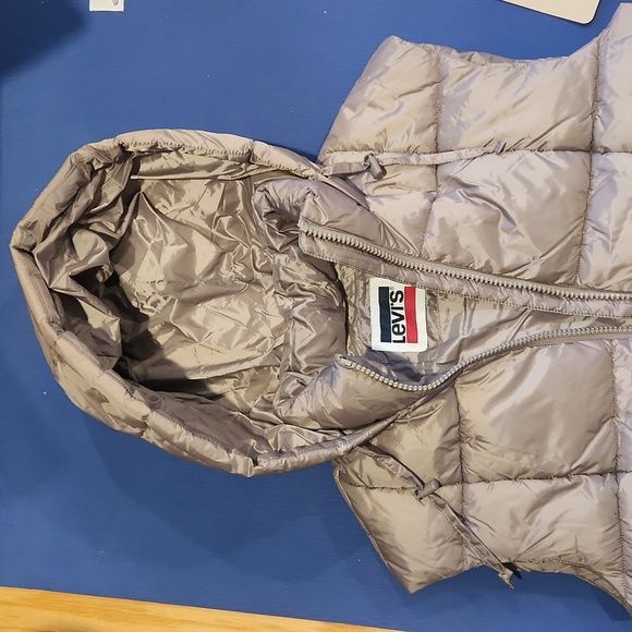 NWT Levi Hooded Vest - Picture 3 of 5